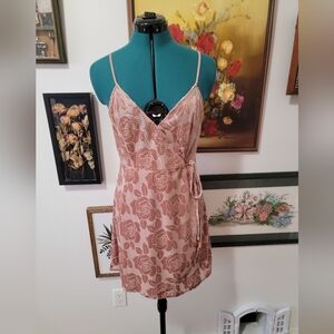 Honey Velvet Rose Patterned Pink Wrap Dress